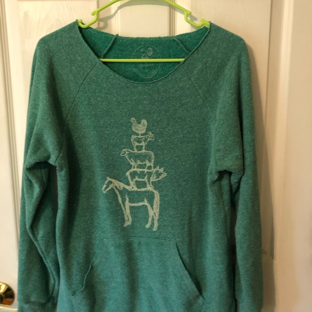Women’s Barn Animal Lover Sweatshirt- size L